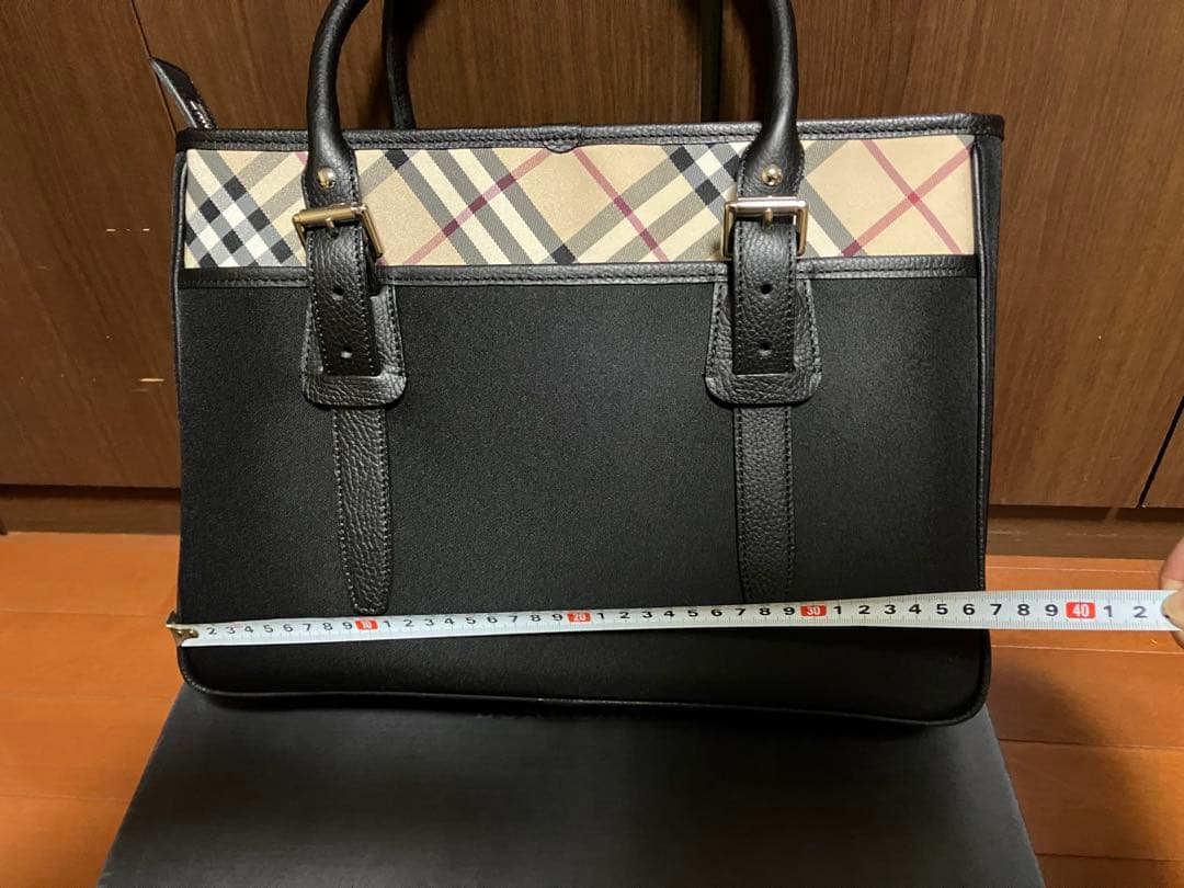 Burberry チェック黒 トートバッグ　YD 4351DJ 09