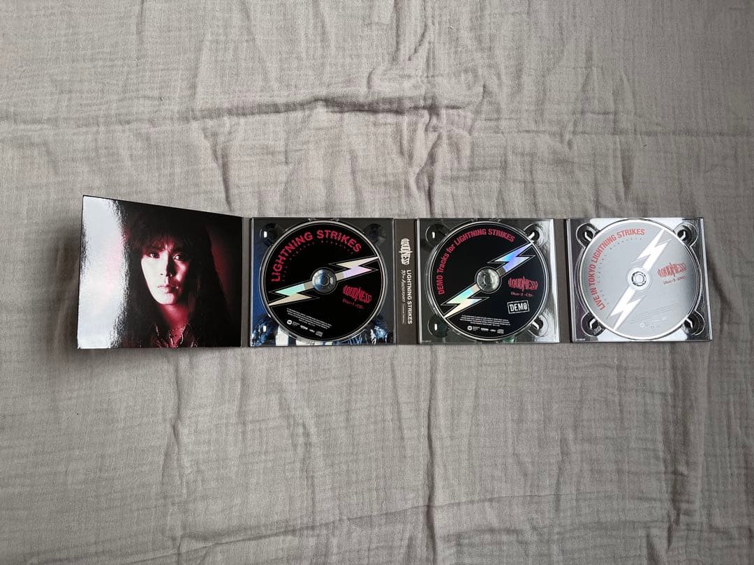 邦楽 LOUDNESS LIGHTNING STRIKES 30th