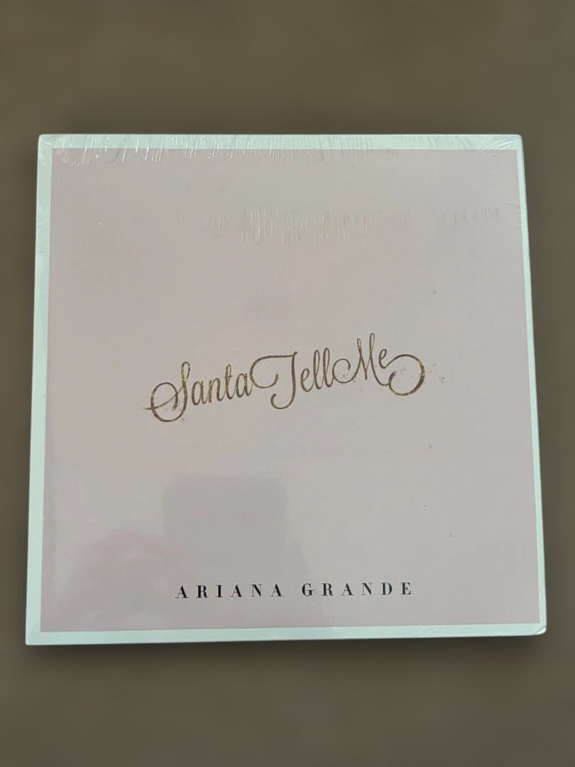 洋楽 Ariana Grande Santa Tell Me