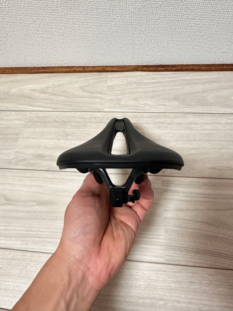 Bontrager Verse Pro Carbon サドル 145mm