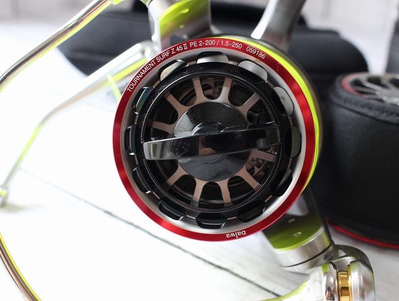 ダイワ リール トーナメントサーフZ45Ⅱ 標準 替えスプール付き