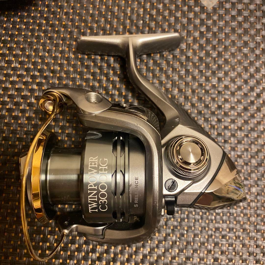 【使用回数少ない】シマノ ツインパワーC3000HG ハンドルなし