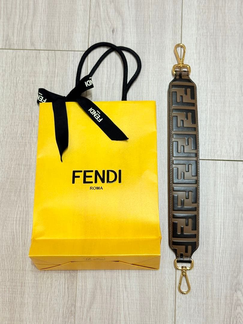 未使用品FENDI ストラップ ユー ミニレザー ショルダーストラップ