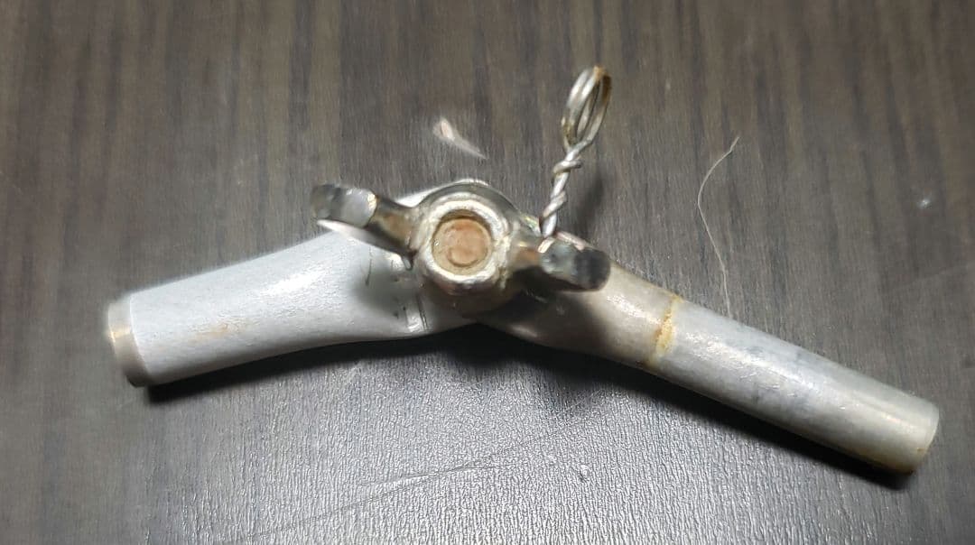 ワカサギ電動リール　銀狼