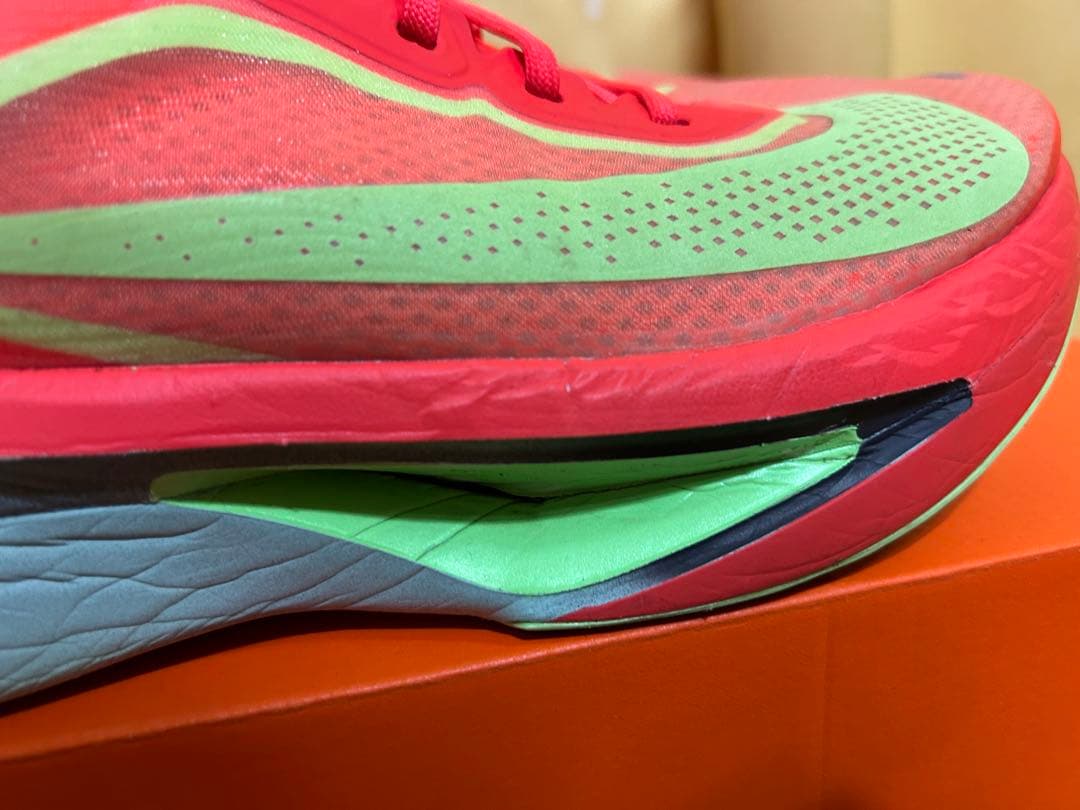 NIKEズームフライ27.0