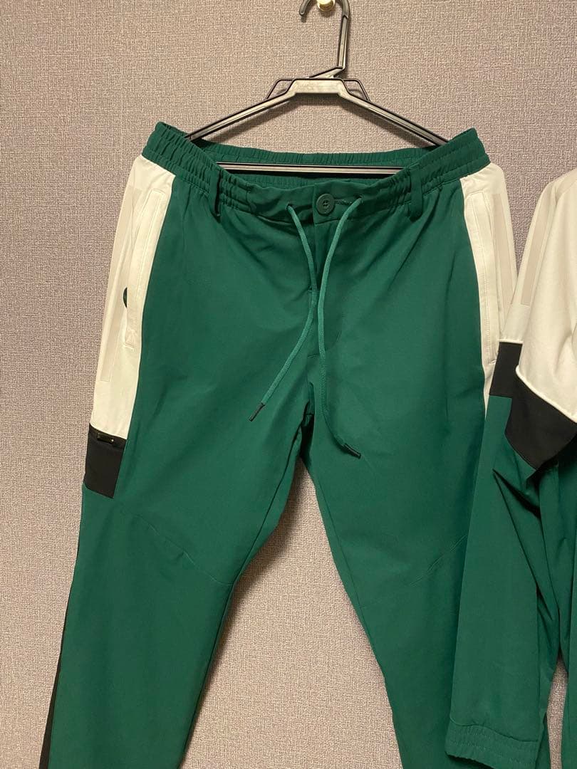 adidas グリーン ハーフジップジャケットとパンツセット