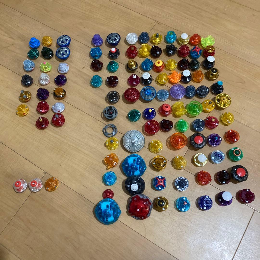 ベイブレードバーストシリーズ大量セット　(スタジアムは必要であればおつけします)