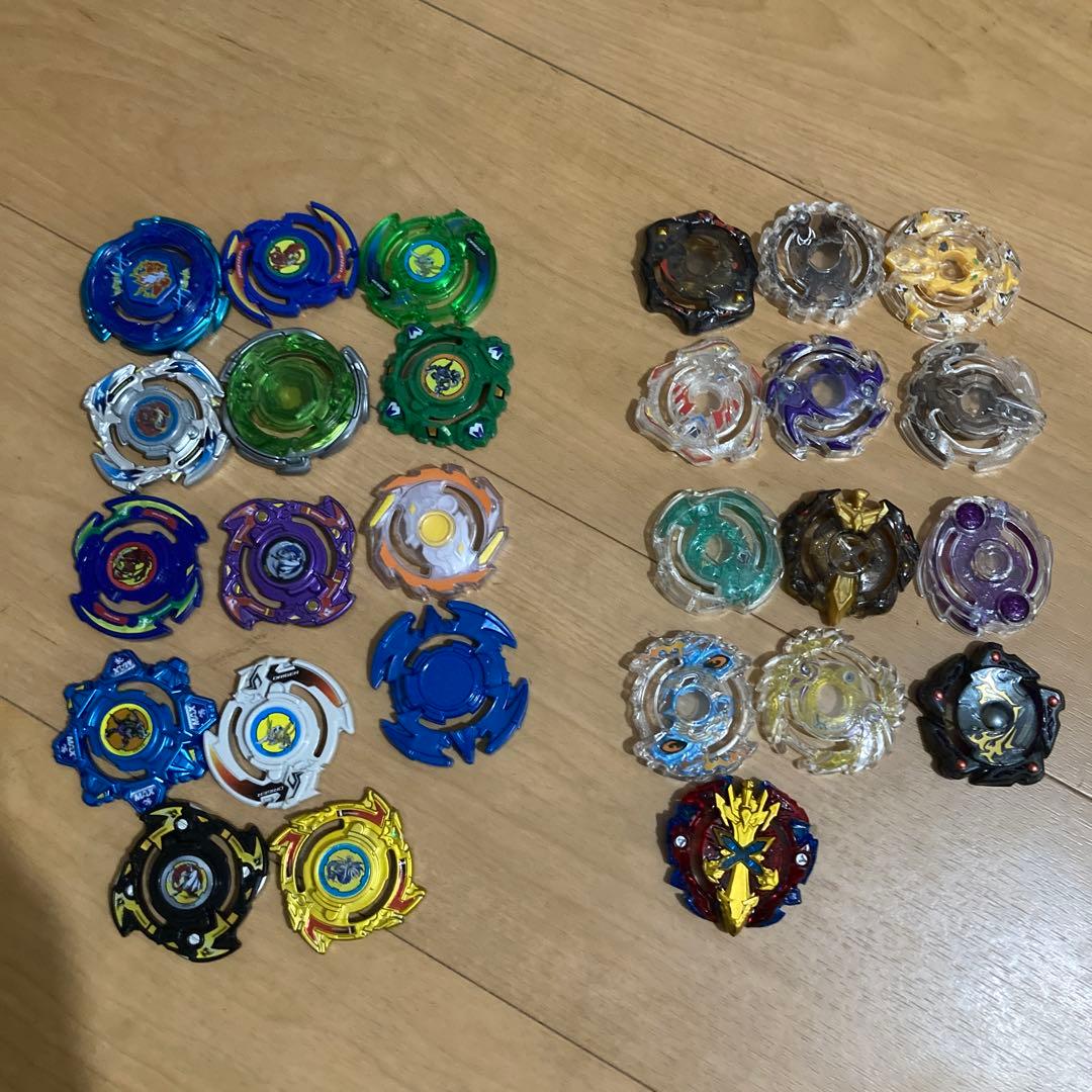 ベイブレードバーストシリーズ大量セット　(スタジアムは必要であればおつけします)