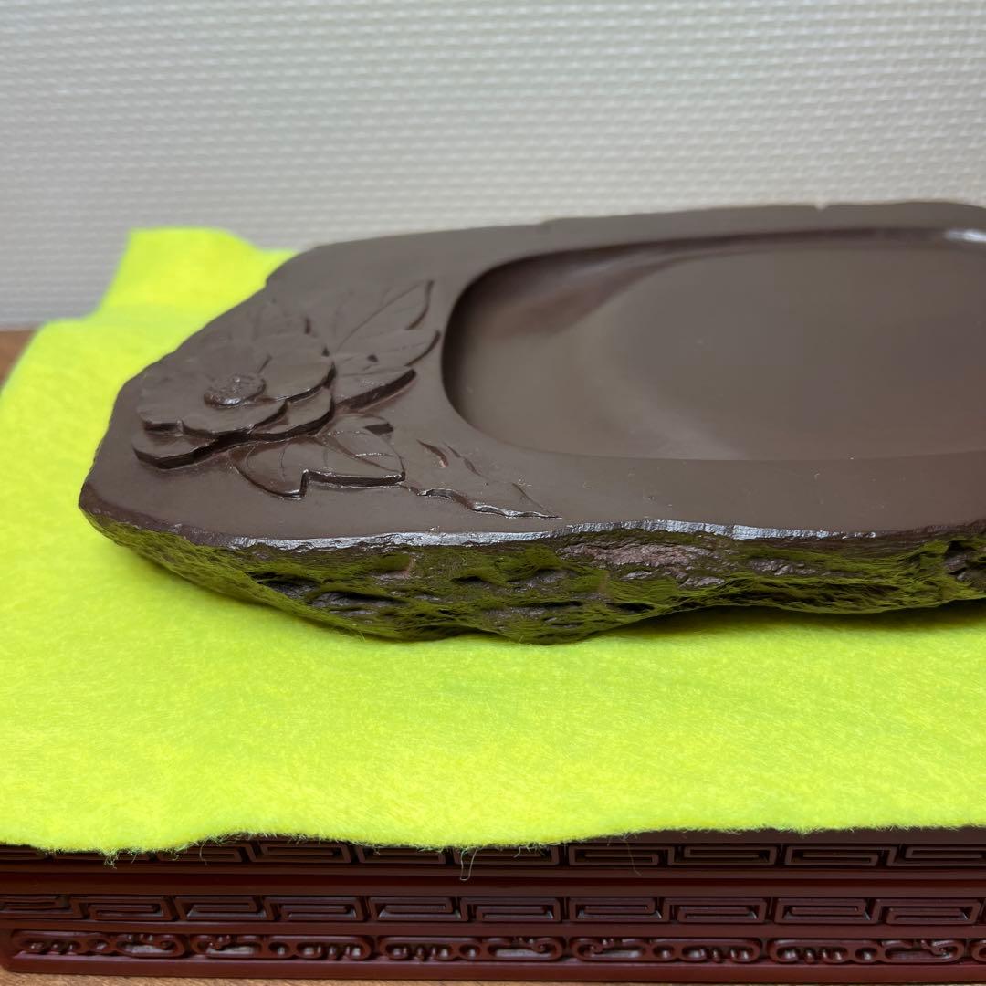 ⭕️赤間硯　牡丹花彫刻入り硯　女性好み　丘の全体に仕上げ塗料を塗布　赤間硯製硯師