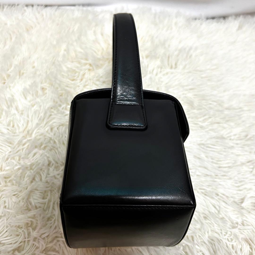 GIVENCHY カーフレザー　ハンドバッグ　ボックス　スクエア　ブラック