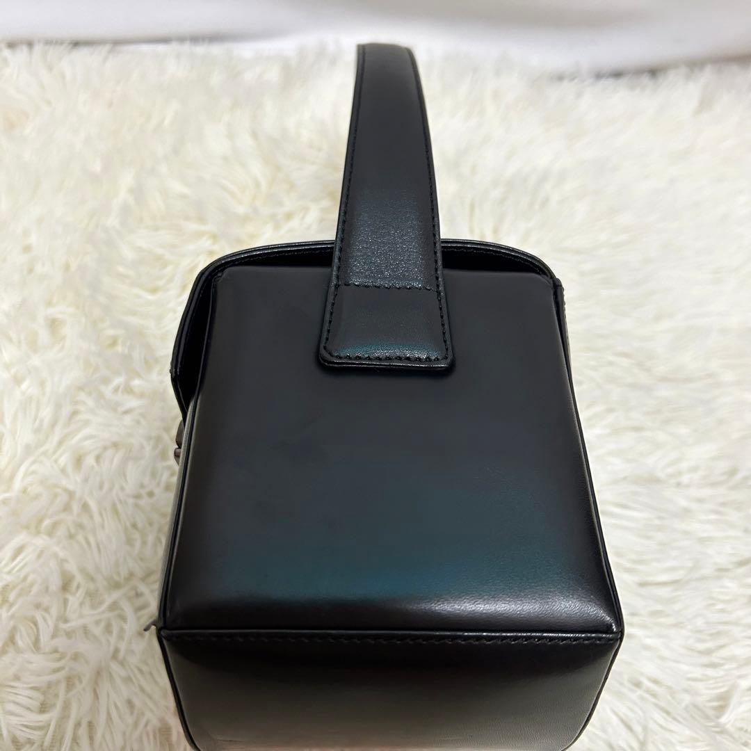 GIVENCHY カーフレザー　ハンドバッグ　ボックス　スクエア　ブラック