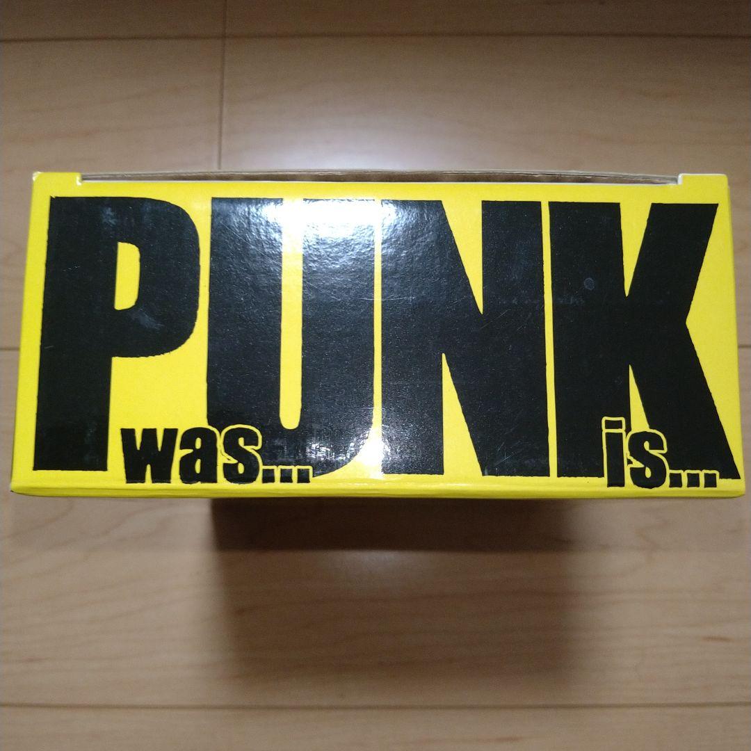 新品PUNK'S NOT DEAD 限定版 DVD BOX付属品Tシャツ缶バッジ