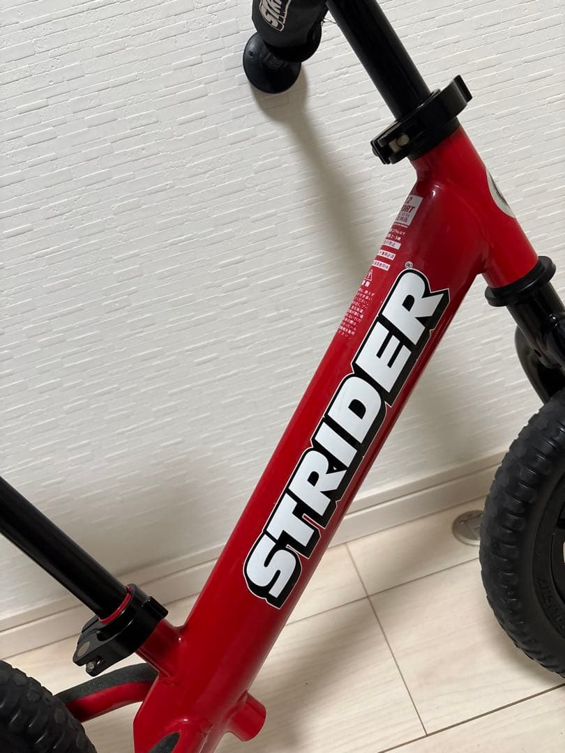 ストライダーSTRIDER12スポーツモデル12インチ　RD