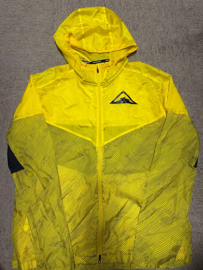 Nike ナイキ　トレイルランニング用ジャケット「ウィンドランナー」