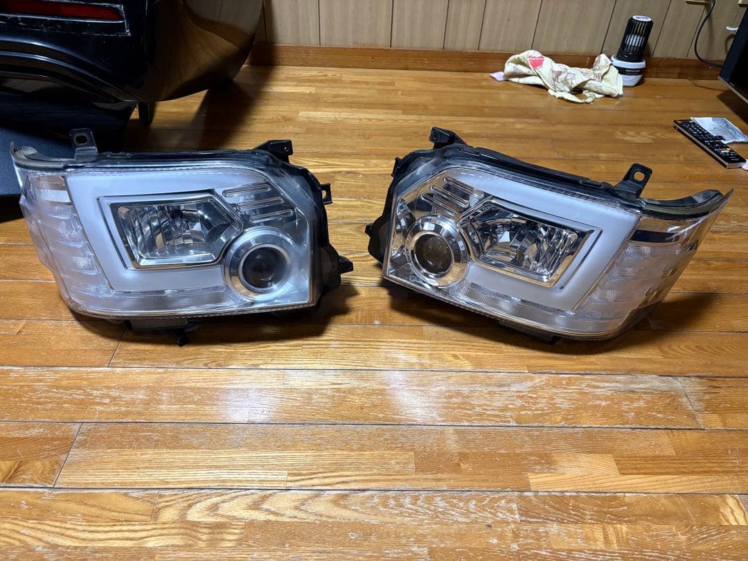 200系ハイエース　ＬＥＤヘッドライト