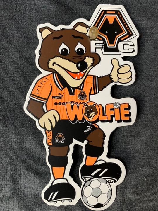 Wolvesカーキット2点(WOLFIE・マフラー)+キーホルダー+ピンバッジ