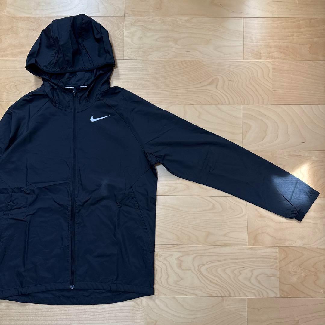 NIKE ランニングジャケット　ウィンドブレーカー　メンズ　黒　M 新品　薄手