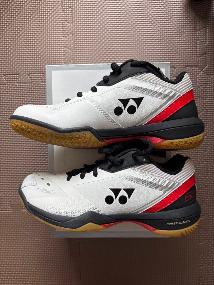 YONEX パワークッション65Z ホワイト/レッド 23.5cm