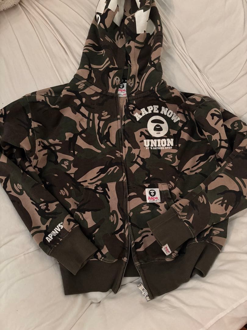 A BATHING APE 迷彩ジップアップパーカー
