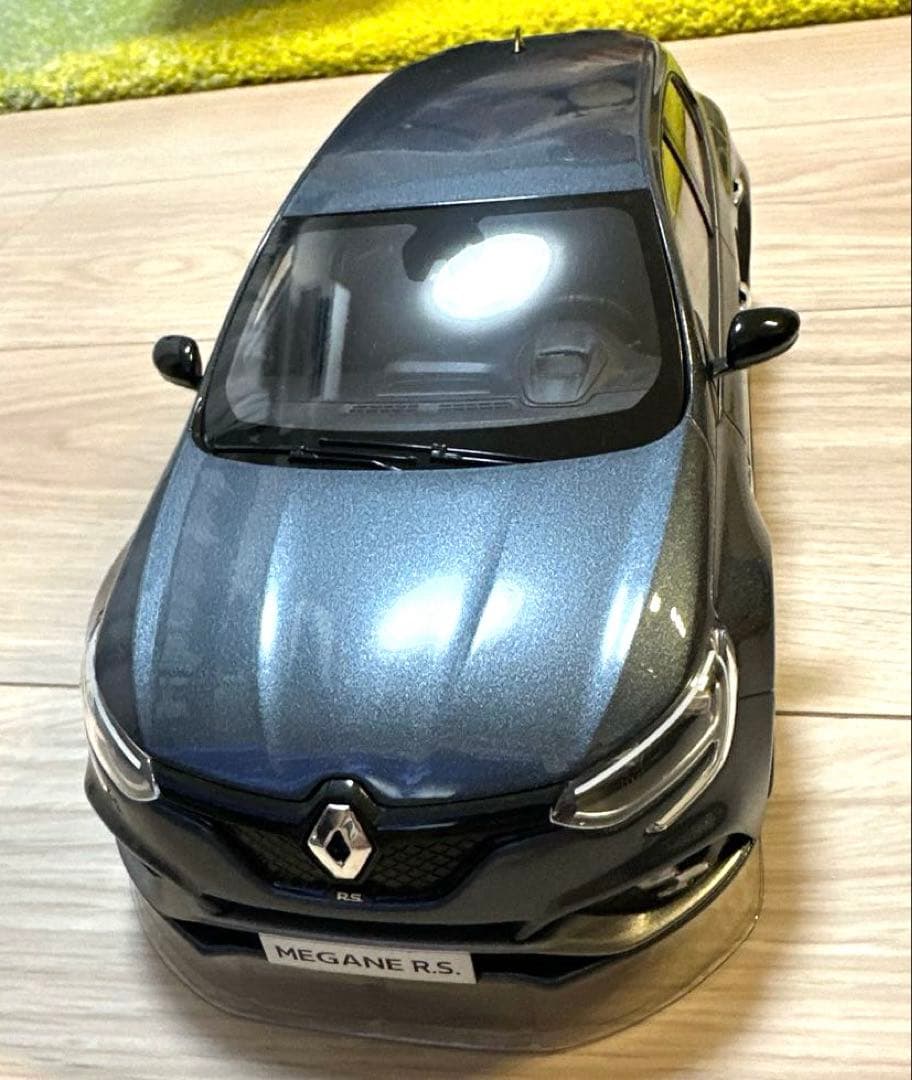 ⭐️最終値下げ⭐️ ルノー　メガーヌ RS　ミニカー 1/18 グレー ノレブ