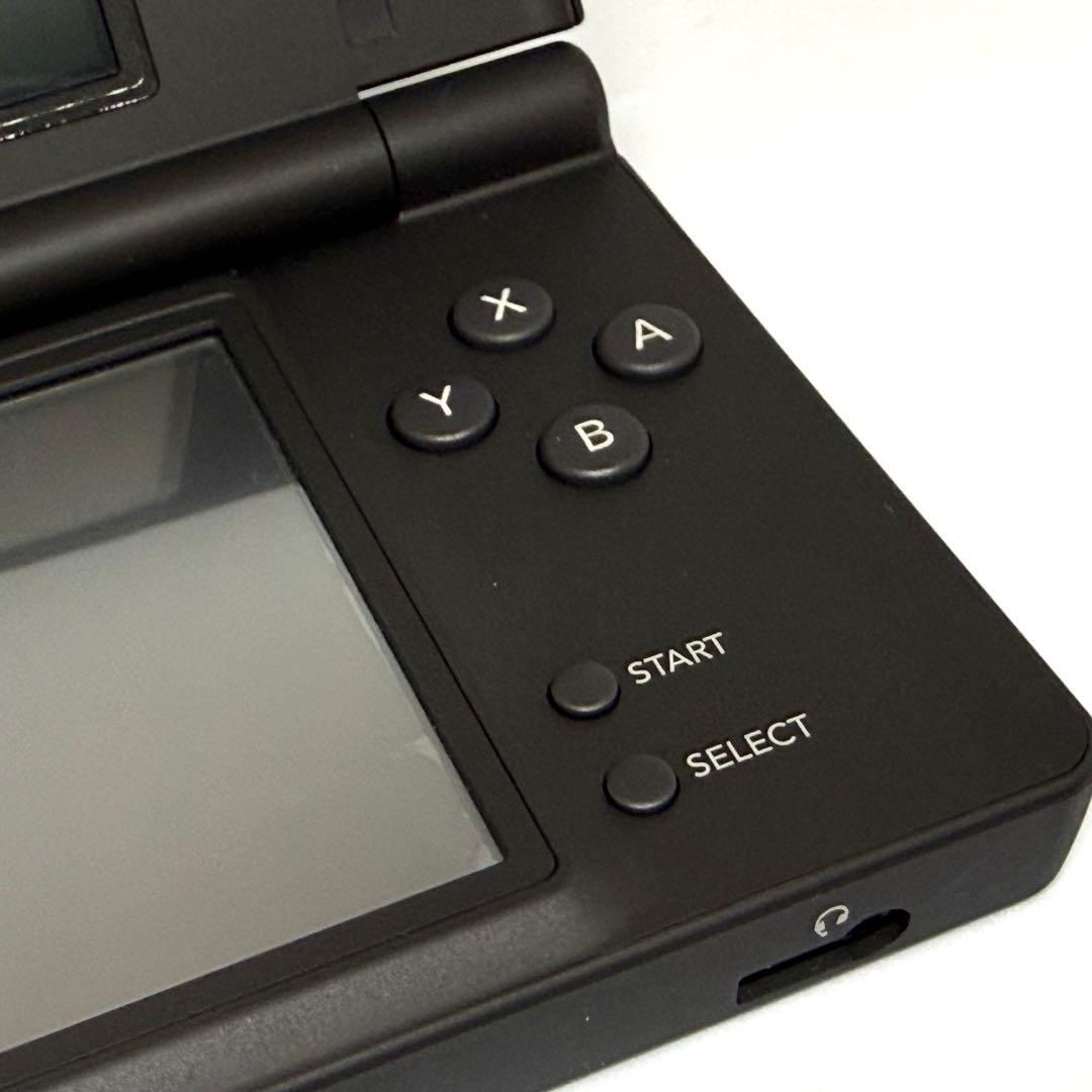 【美品　箱　取説付き　起動確認済み】ニンテンドーDSi ブラック　ソフトおまけ