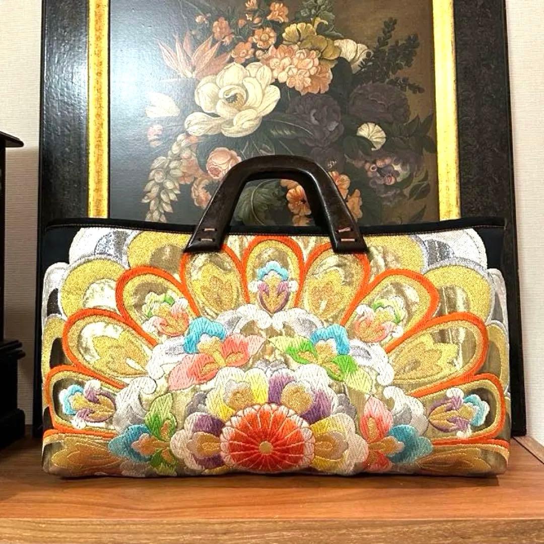 大きいサイズ　トートバッグ　華やか 花柄刺繍 和装バッグ 帯リメイク