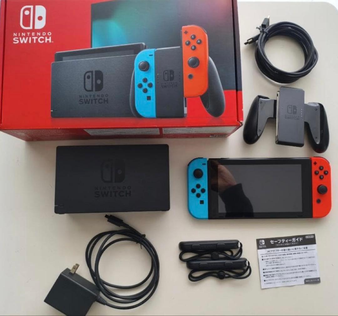 【美品・おまけ付】Nintendo Switch 本体 カラオケマイク＆ケース