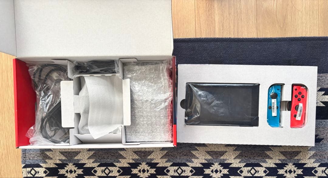 【美品】Nintendo Switch ネオンブルー/レッド 本体