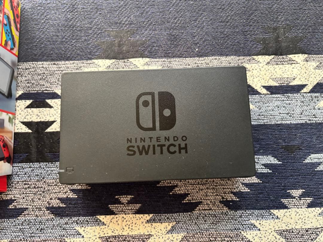 【美品】Nintendo Switch ネオンブルー/レッド 本体