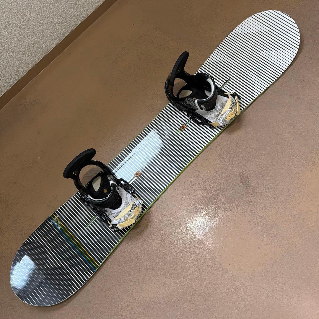 パウダーや地形をパークに！ BURTON ダブルキャンバー シャーロック 154