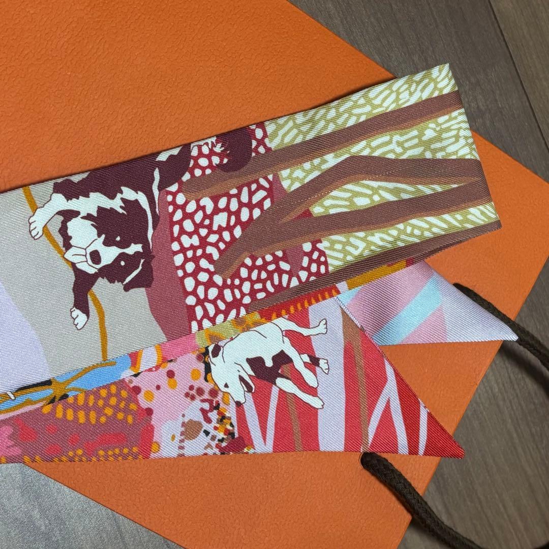 HERMES エルメス ツイリー 【EN LIBERTE ! 自由に！】