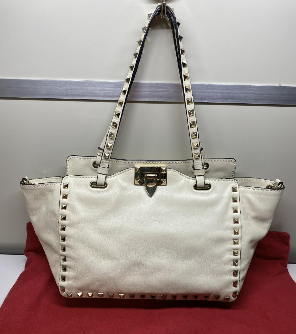 VALENTINO ロックスタッズバッグ