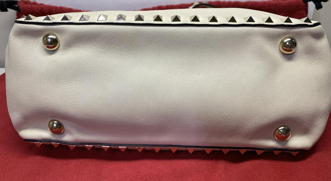 VALENTINO ロックスタッズバッグ