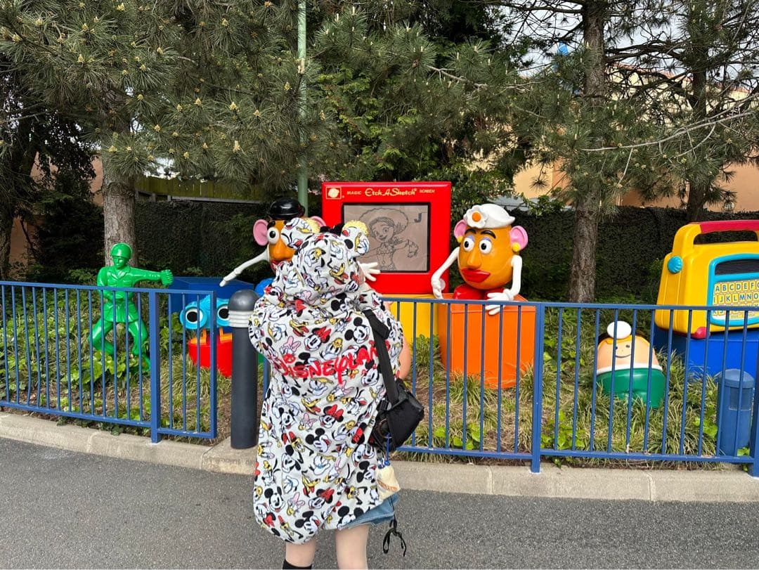 パリ限定　ディズニーパーカー2着