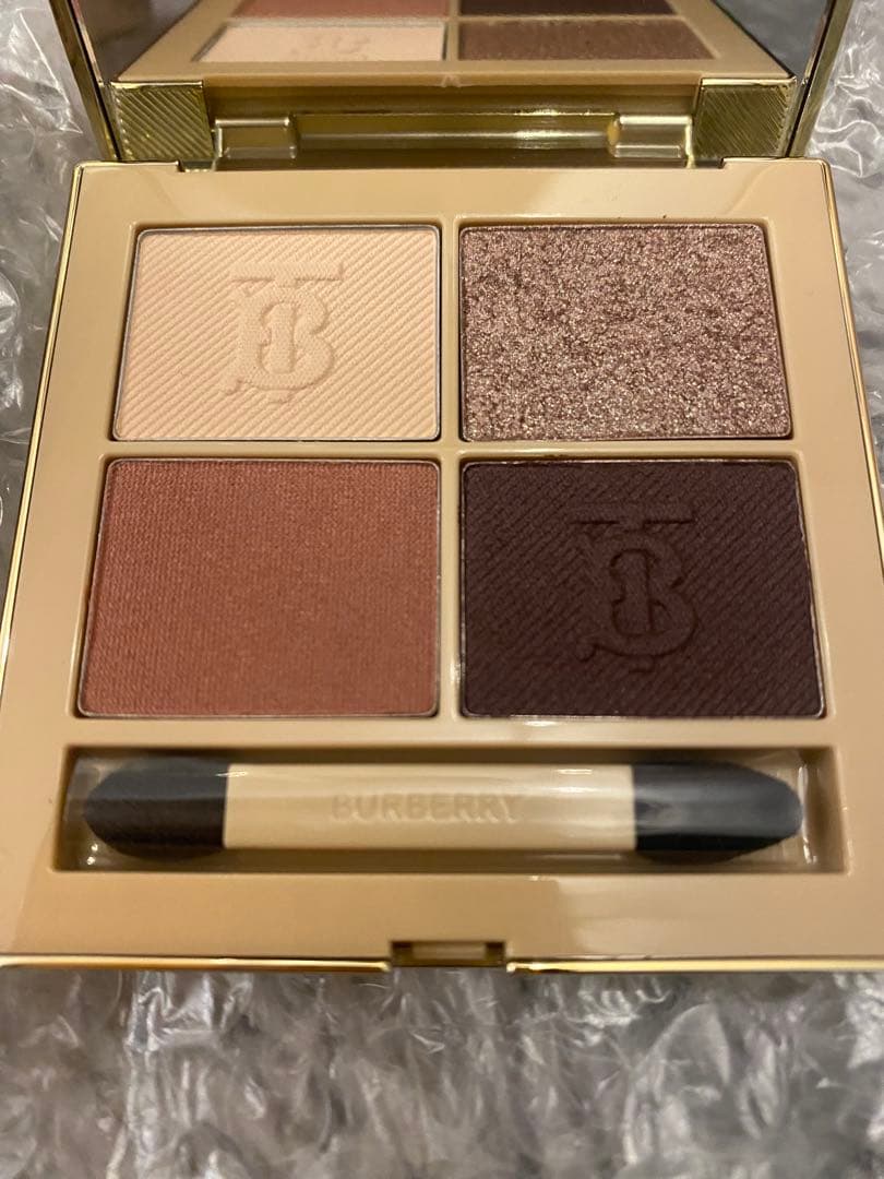 【新品未使用】BURBERRY アイクアッド 05 DUSK
