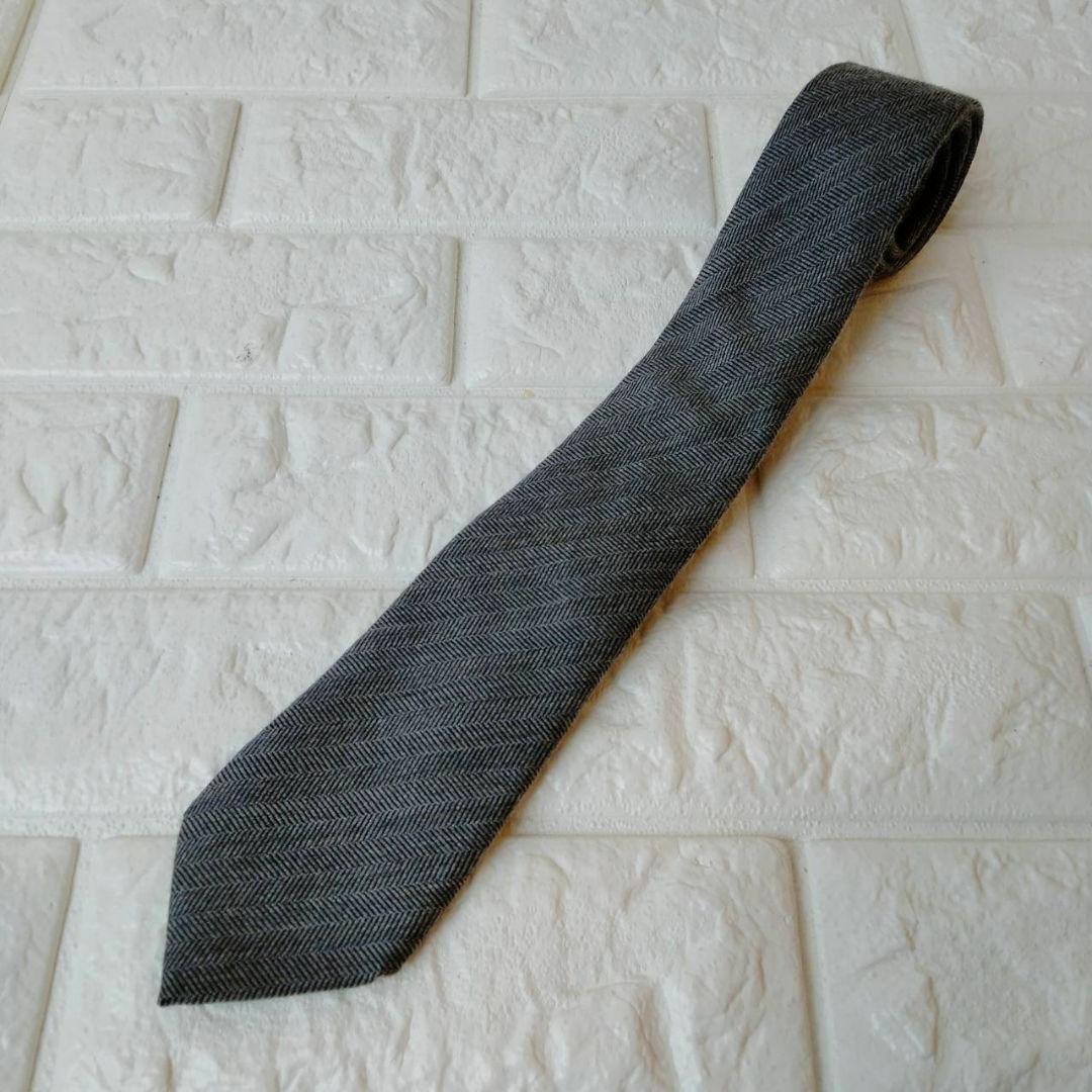ブルネロクチネリ【美品】ネクタイ　グレー系　ウール/シルク　最高級ネクタイ