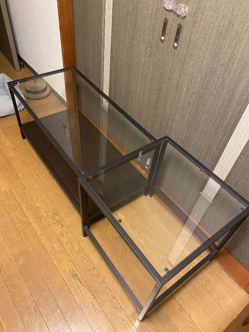 IKEA VITTSJÖガラスのネストテーブル2点セット