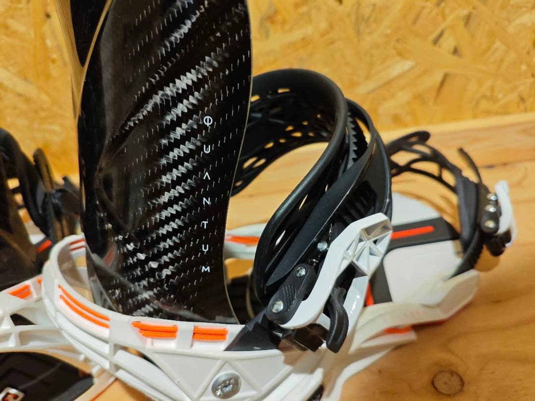 Salomon Quantumカーボン製スノーボード ビンディング M