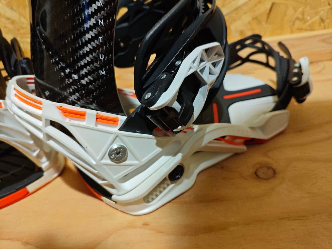 Salomon Quantumカーボン製スノーボード ビンディング M