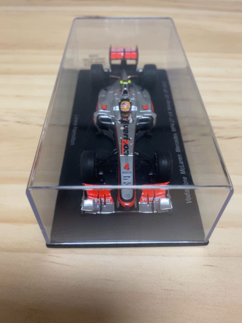 ミニカー McLaren Mercedes MP4-27 L.Hamilton spark