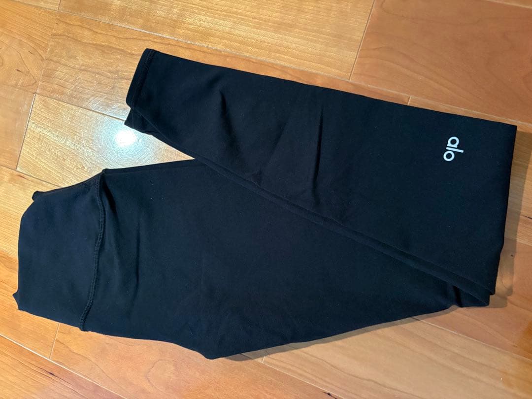 alo yoga レギンス