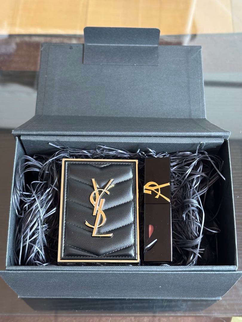 YSL クチュールミニ クラッチ200・ザインクス ヴィニルクリーム440