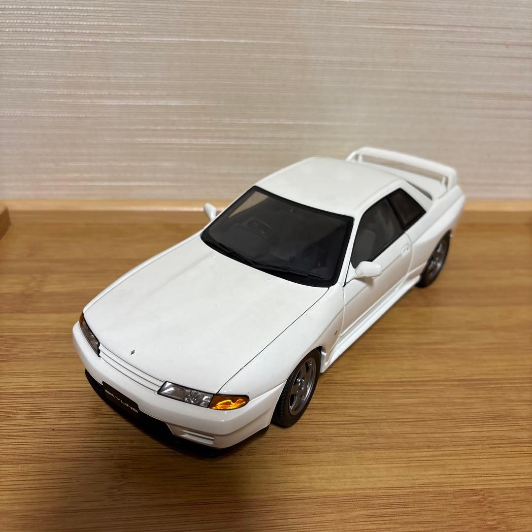 ミニカー 1/18 スカイライン GT-R BNR32 V-SPECⅡ ホワイト