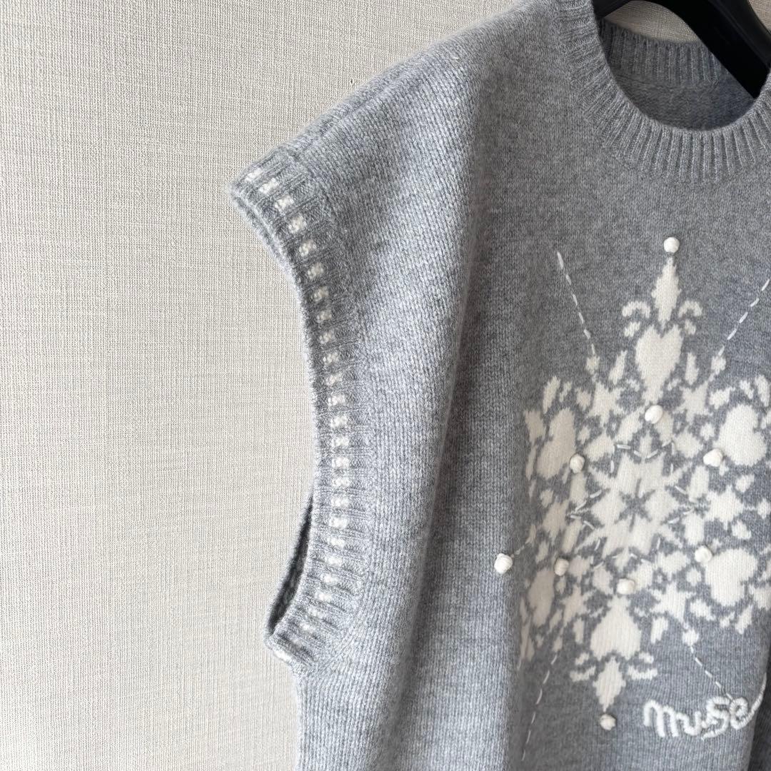 新品タグ付✨レリアン 今期新作 雪柄ニットベスト 大きいサイズ 13＋