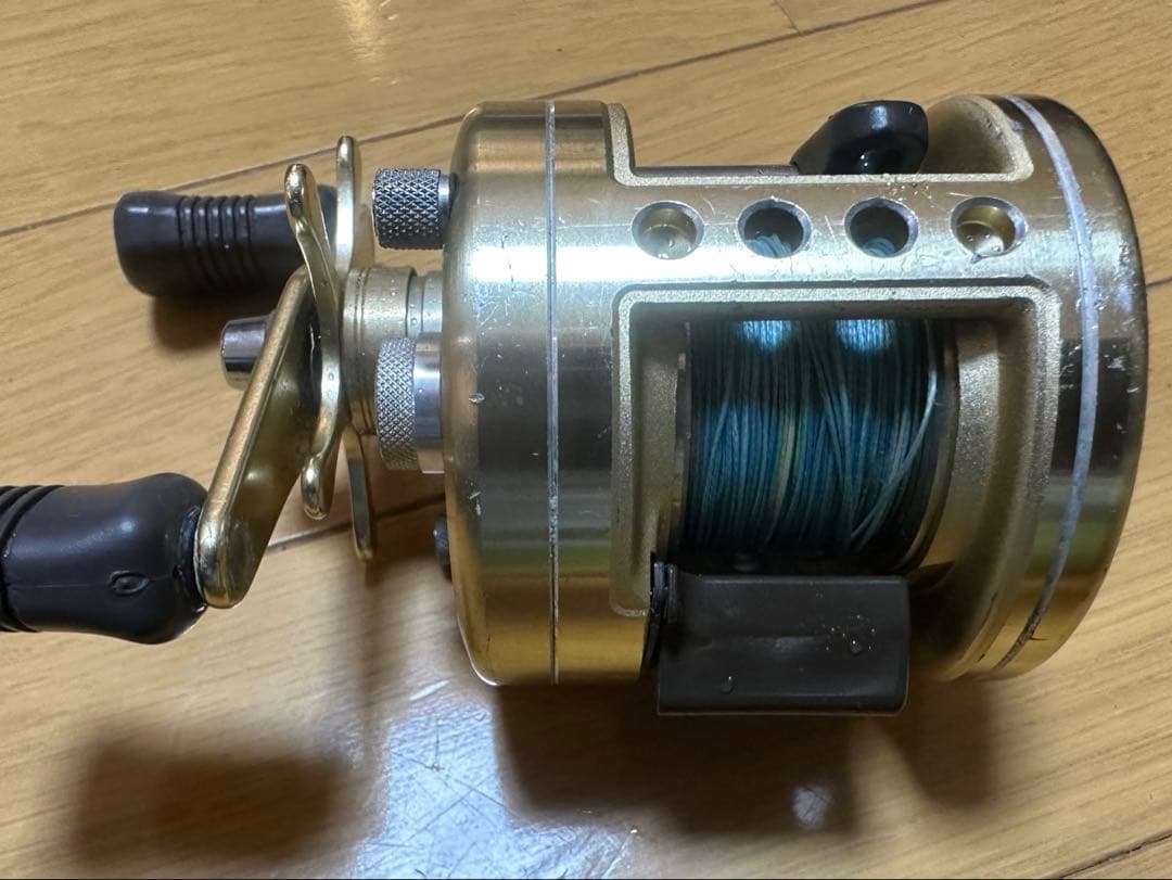SHIMANO CALCUTTA 201XT 左ハンドル　ジャンク品