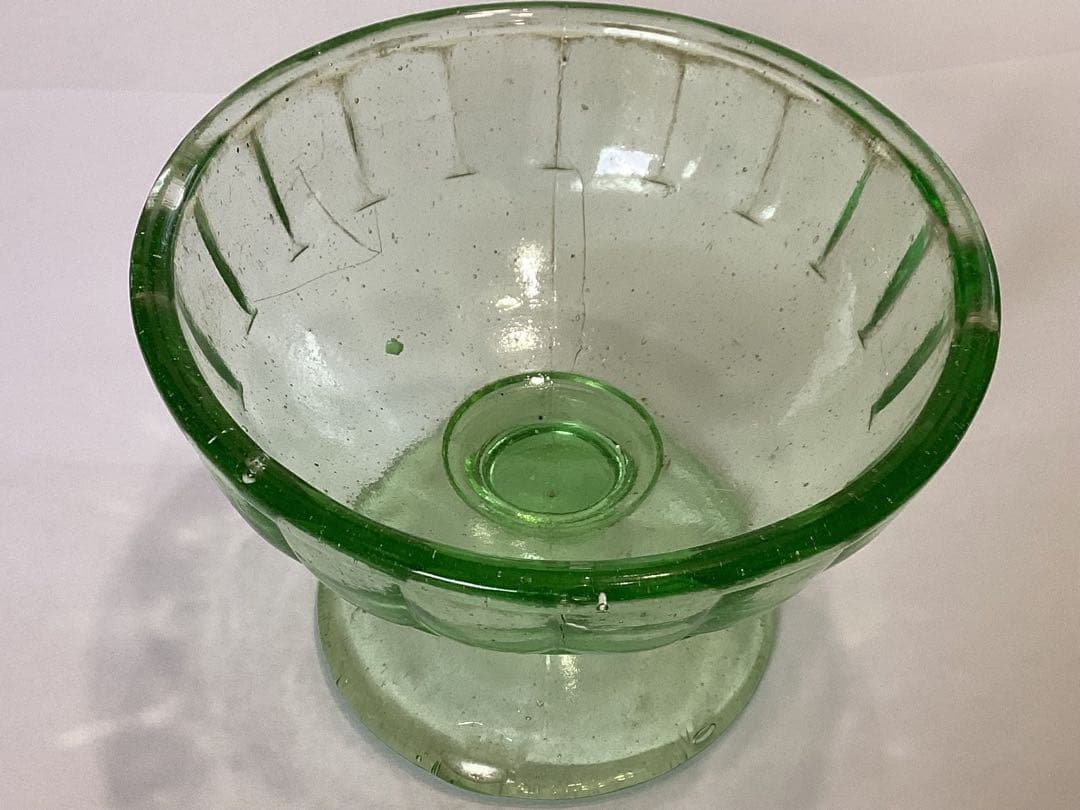 ウランガラス　ヴィンテージ　緑色ガラスデザートカップ 3個セット　アンティーク