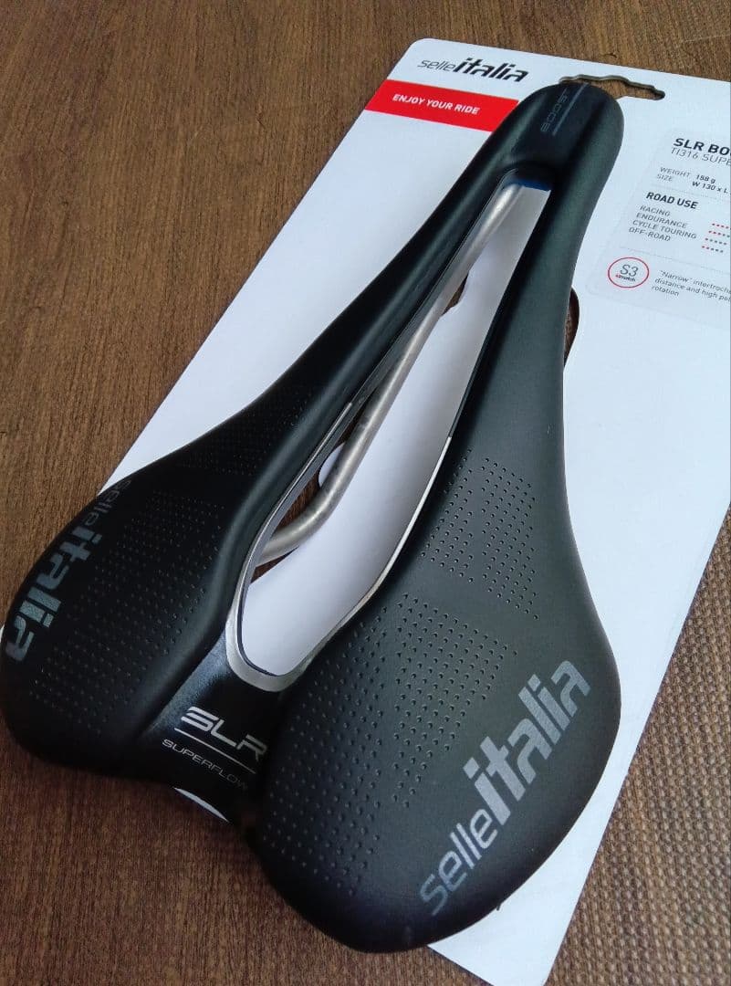 セライタリア　サドル　SLRBOOST　SUPERFLOW TI316 158