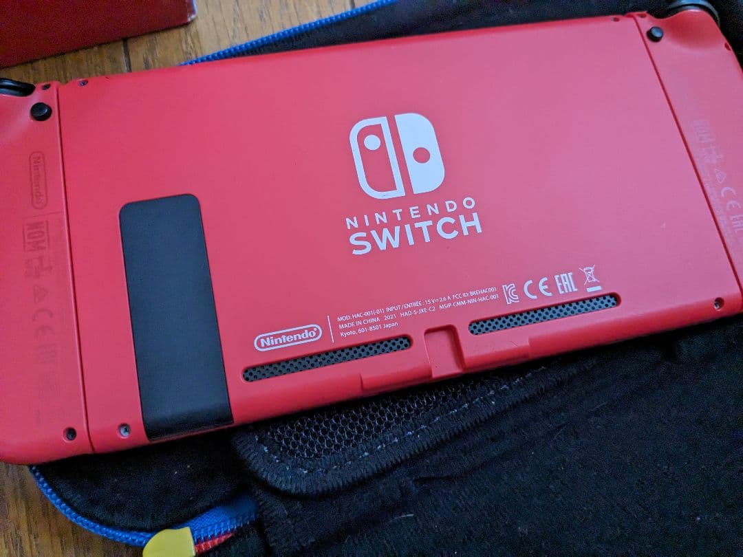 Nintendo Switch マリオレッド 本体 キャリングケース付き