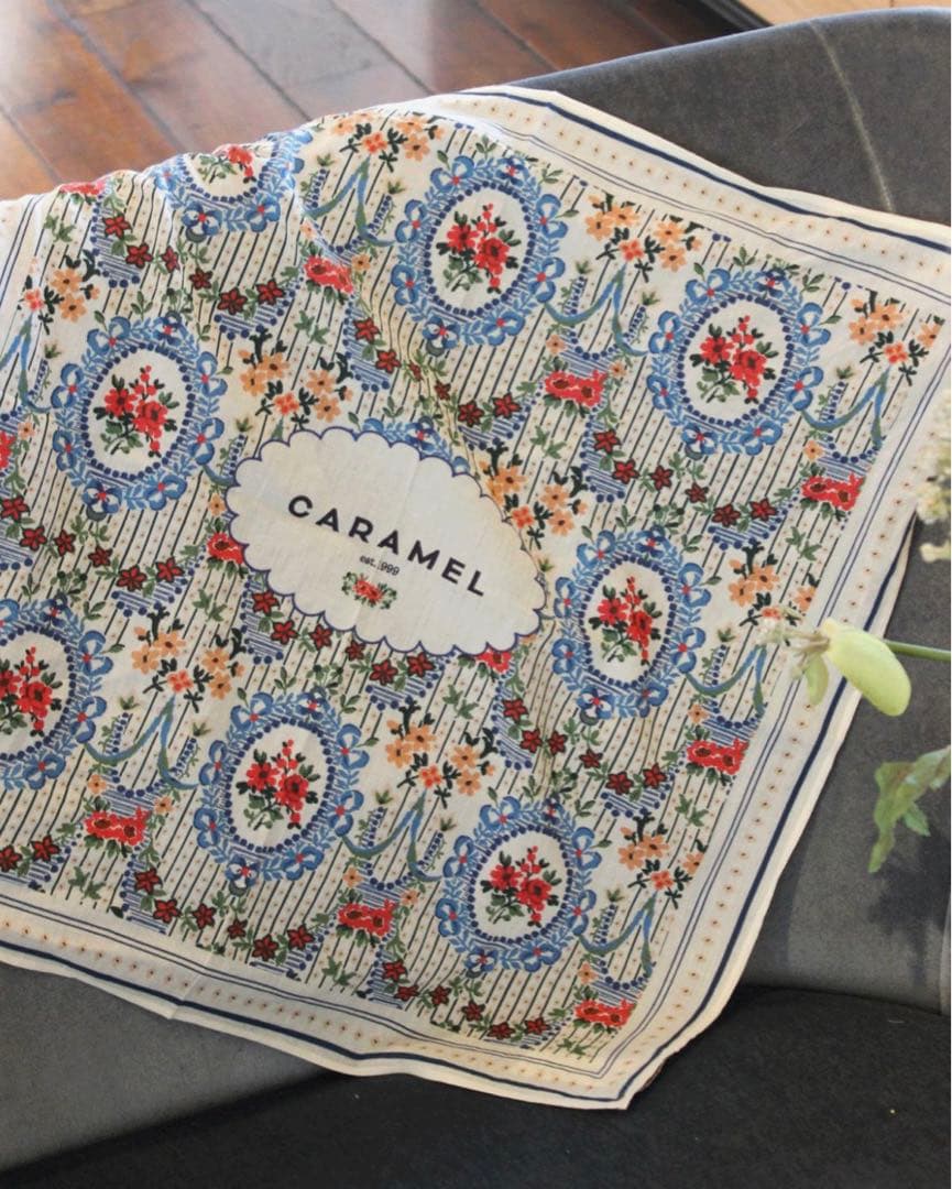 まもなく終了‼︎《新品・タグ付》CARAMEL OSAKA POP-UP スカーフ