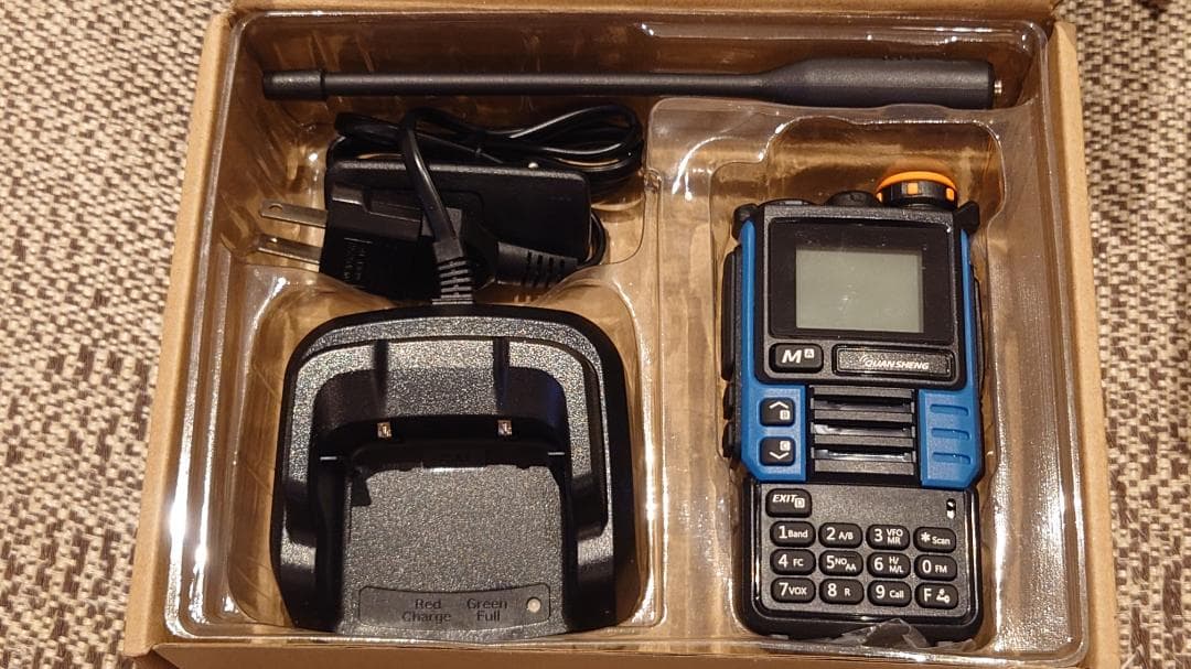 【エアバンド対応】広帯域受信機 新品 航空無線 FMラジオ カーアンテナ付き